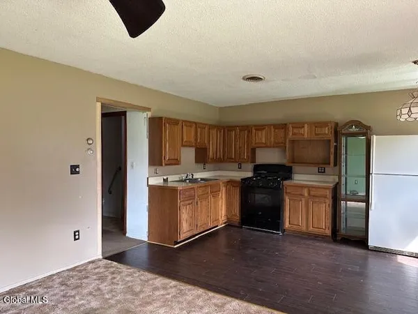 $180,000 | 37 Fox Street, Coeymans, NY 12158