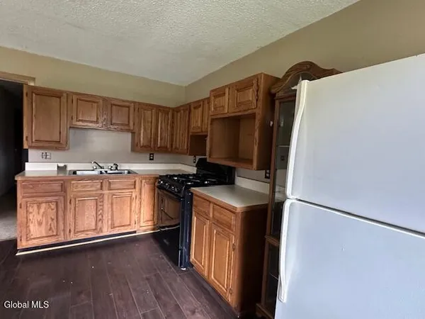 $180,000 | 37 Fox Street, Coeymans, NY 12158