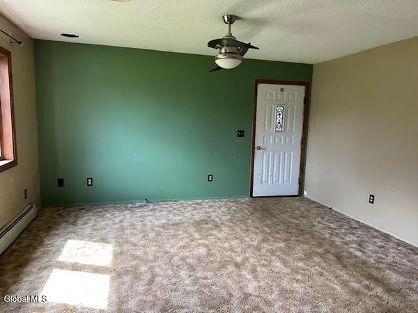 $180,000 | 37 Fox Street, Coeymans, NY 12158