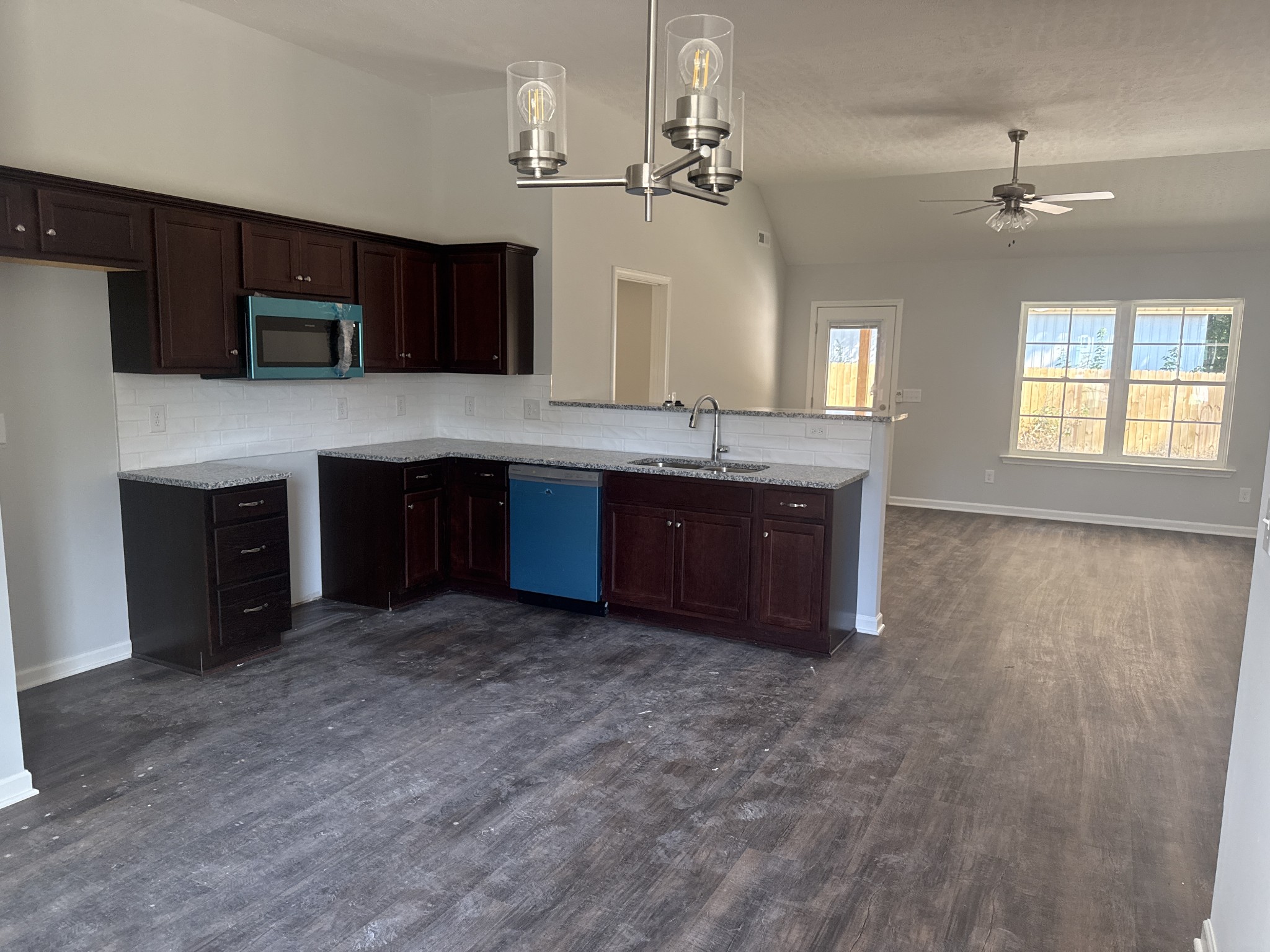 147 Timber Circle Manchester, TN 37355 - Photo 3 of 15