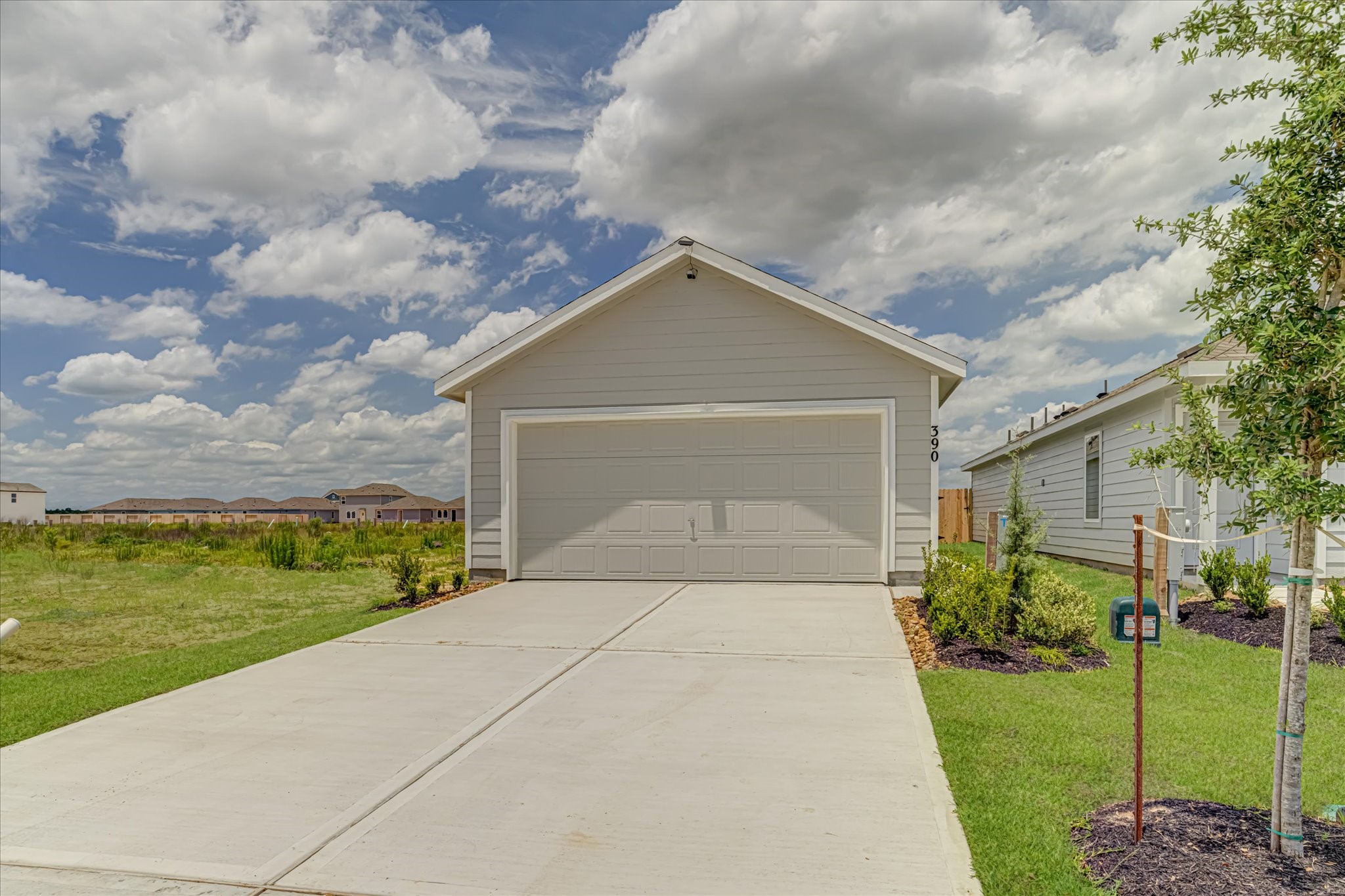 390 Lucia Way Cleveland, TX 77327 - Photo 3 of 38