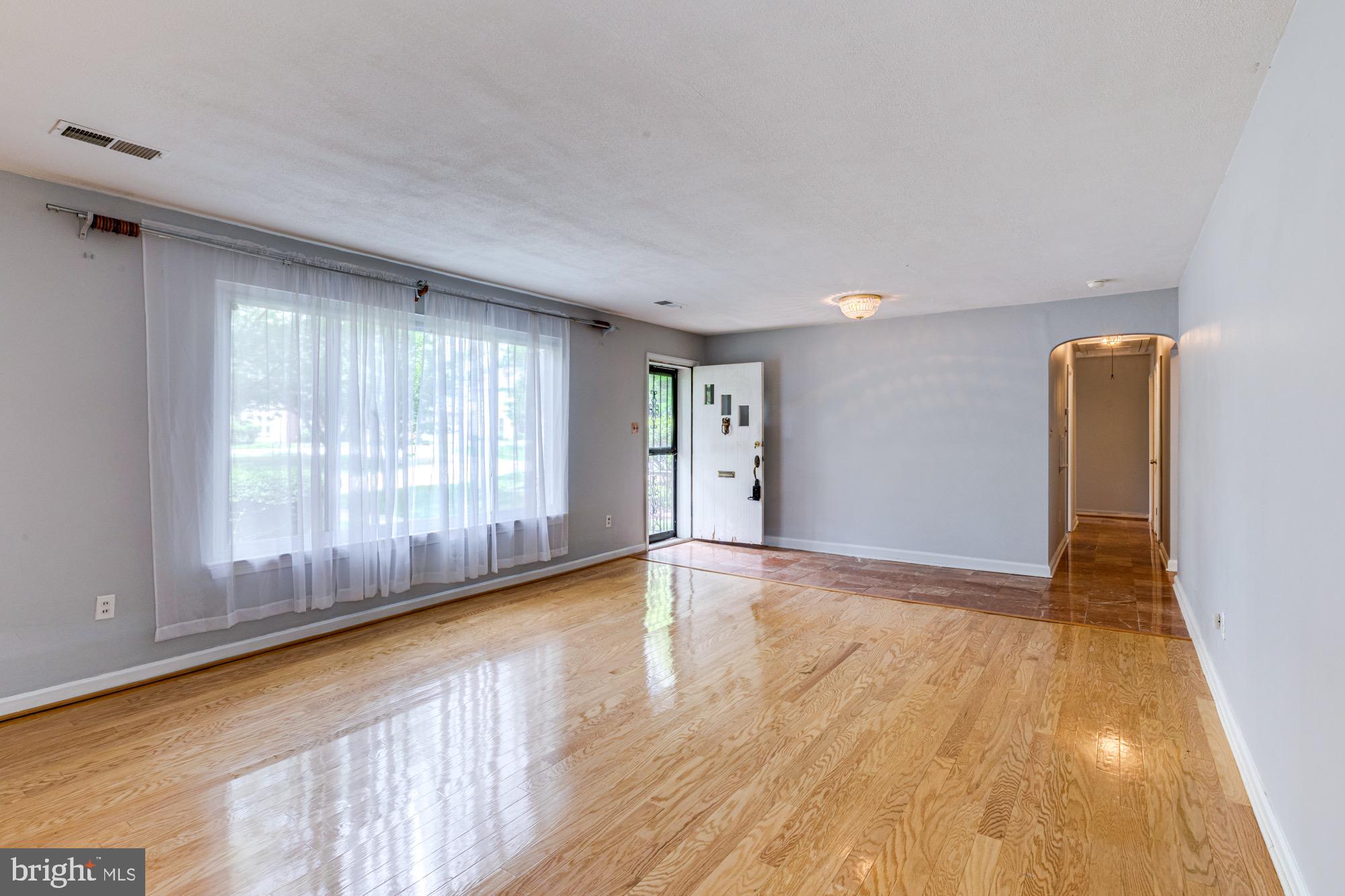 1947 South Arlington Ridge Road Arlington, VA 22202 - Photo 23 of 27