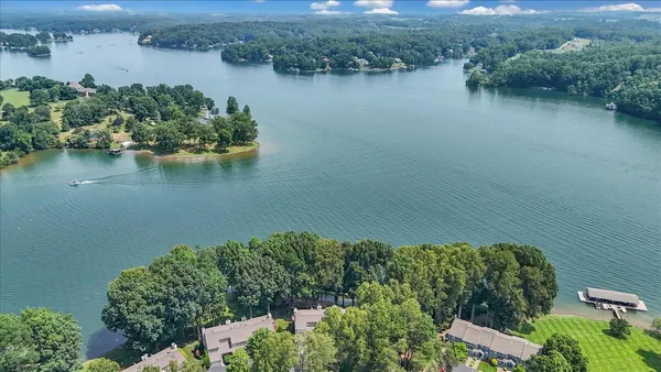 $689,000 | 60 Windlass Pointe Drive, Moneta, VA 24121