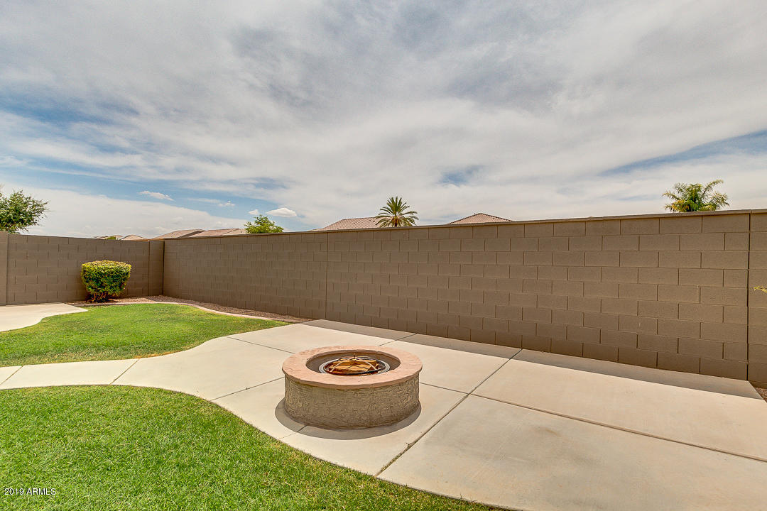 19216 North Lariat Road Maricopa, AZ 85138 - Photo 38 of 40 a view of outdoor space and yard