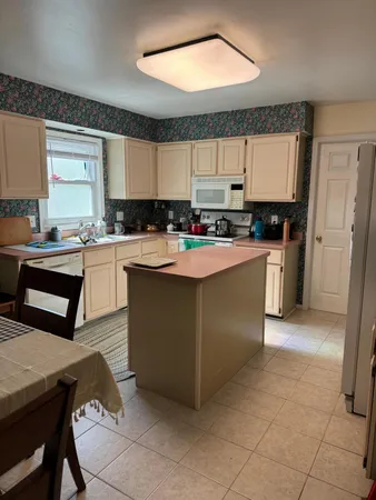 $2,750 | 456 Essex Drive, Rochester Hills, MI 48307