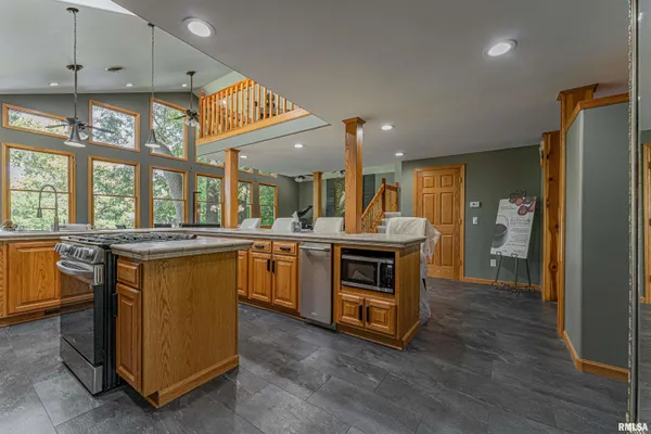 $329,000 | 18 Willow Lane, Lincoln, IL 62656