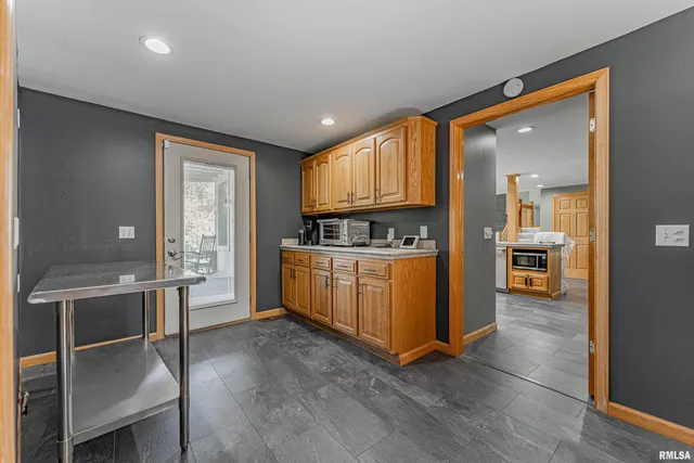 $339,000 | 18 Willow Lane, Lincoln, IL 62656