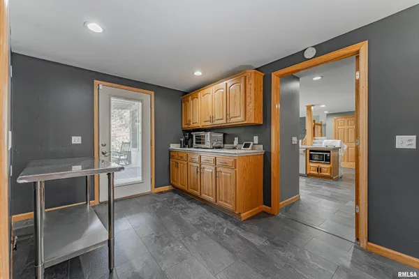 $329,000 | 18 Willow Lane, Lincoln, IL 62656