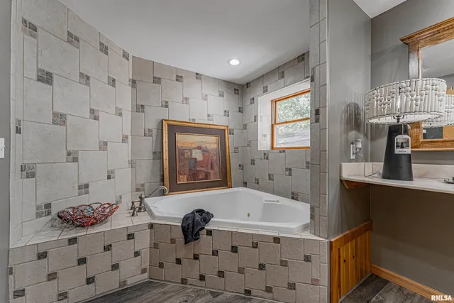 $339,000 | 18 Willow Lane, Lincoln, IL 62656