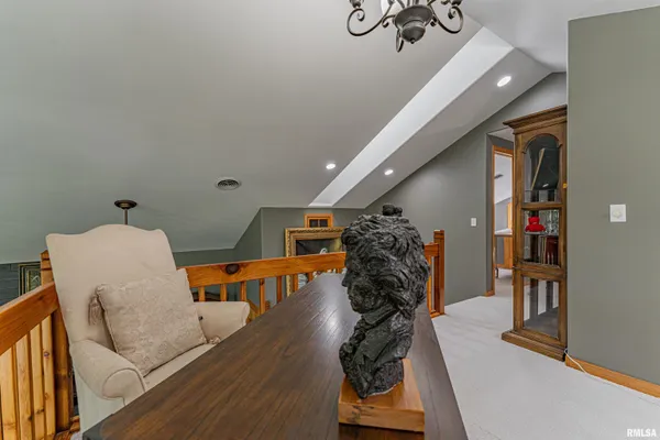 $329,000 | 18 Willow Lane, Lincoln, IL 62656