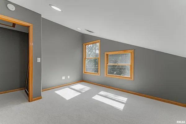 $329,000 | 18 Willow Lane, Lincoln, IL 62656