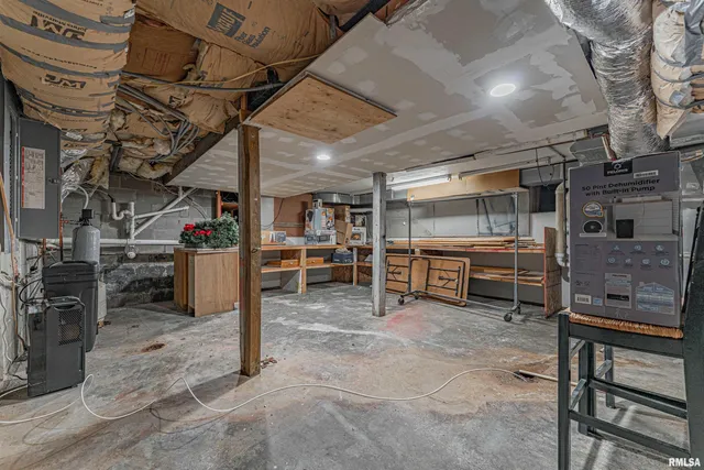 $339,000 | 18 Willow Lane, Lincoln, IL 62656