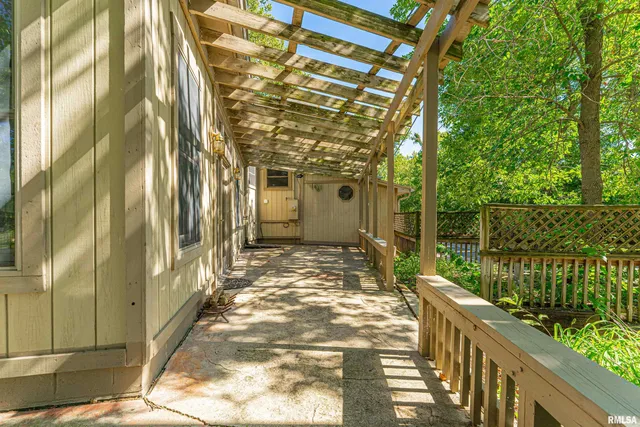 $339,000 | 18 Willow Lane, Lincoln, IL 62656