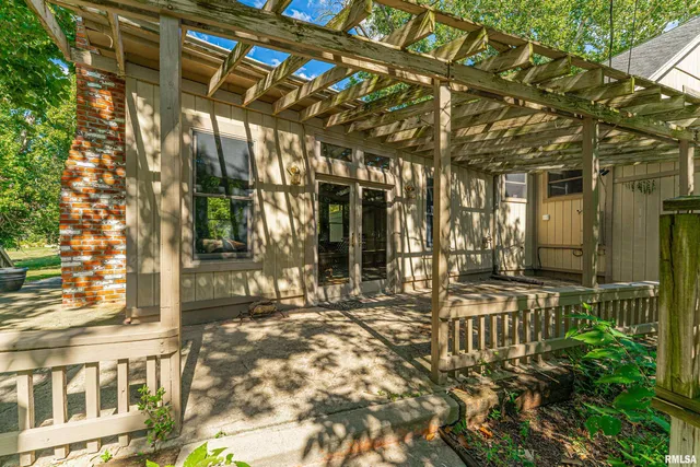 $339,000 | 18 Willow Lane, Lincoln, IL 62656