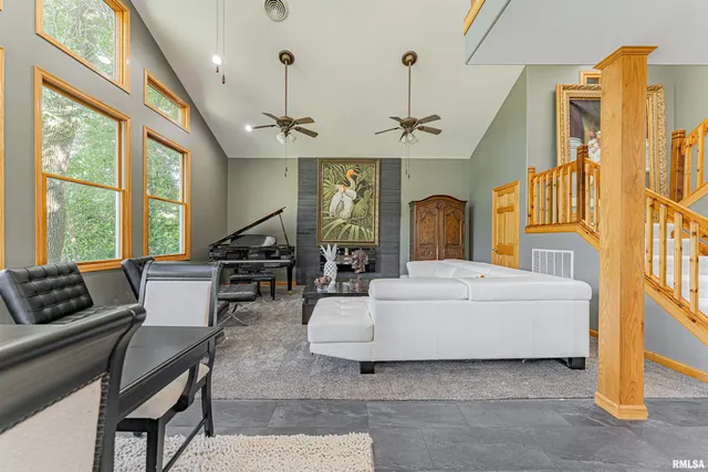 $339,000 | 18 Willow Lane, Lincoln, IL 62656