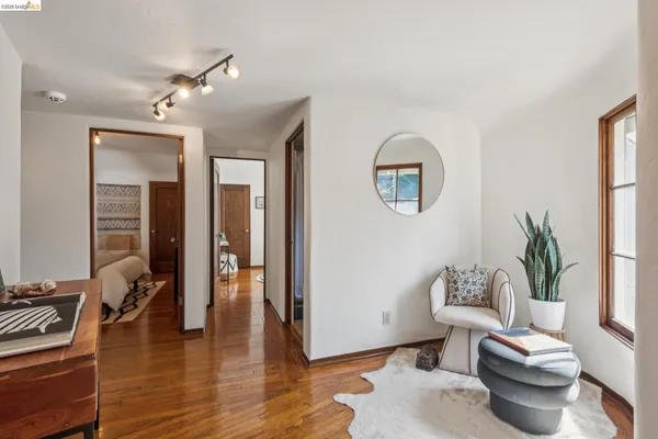 $848,000 | 19 Veteran Way, Oakland, CA 94602