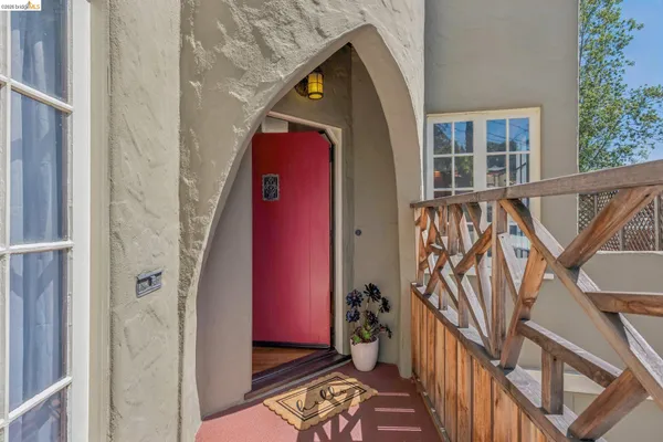 $848,000 | 19 Veteran Way, Oakland, CA 94602