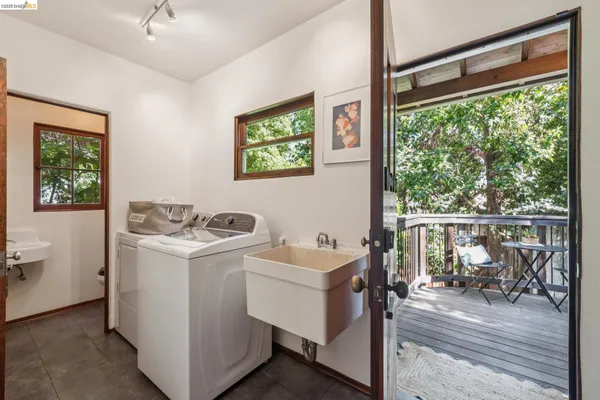 $848,000 | 19 Veteran Way, Oakland, CA 94602