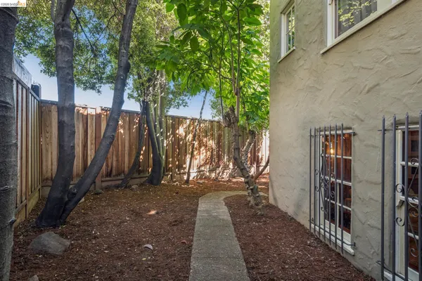 $848,000 | 19 Veteran Way, Oakland, CA 94602