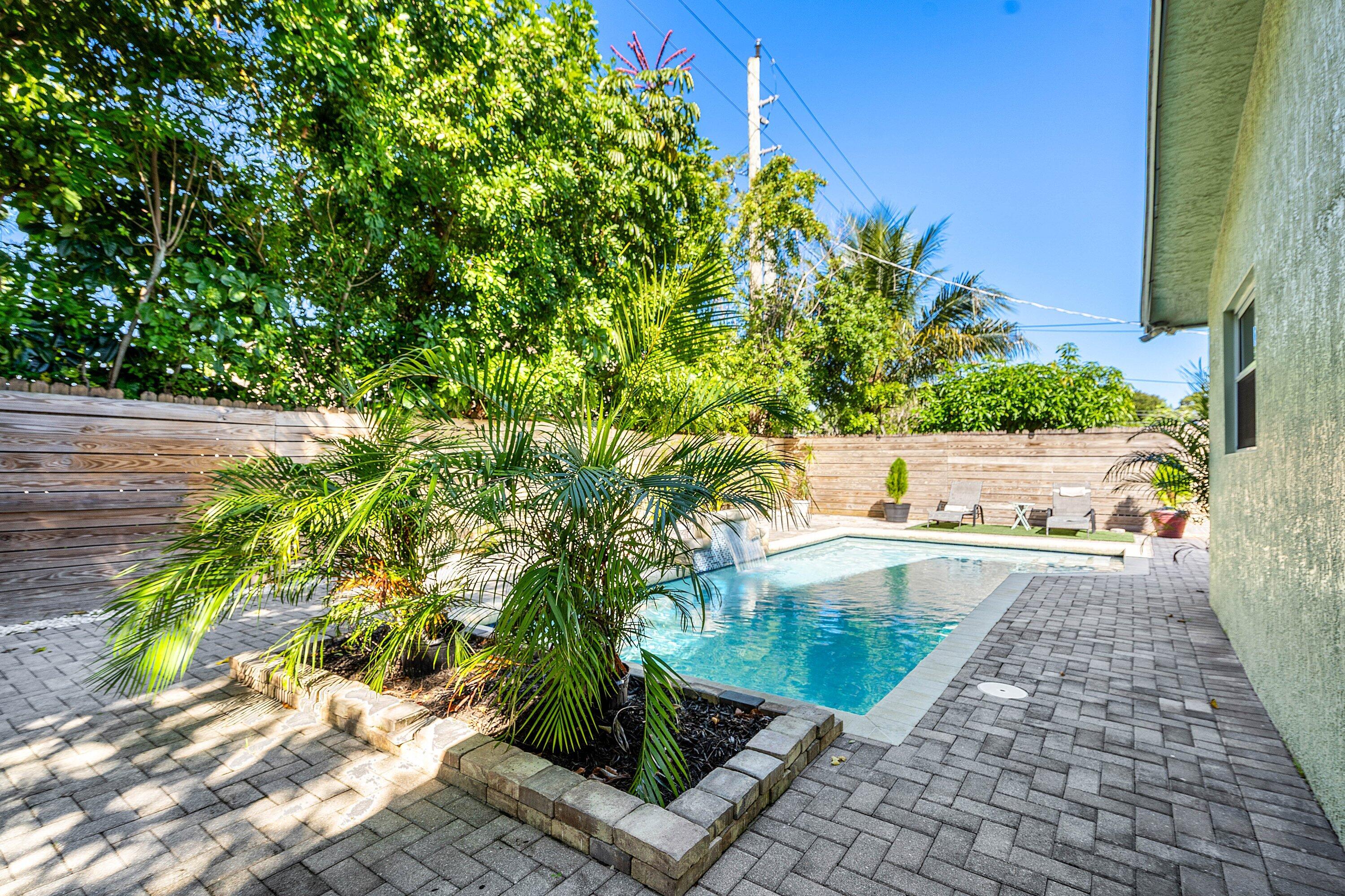 22207 Southwest 65th Terrace Boca Raton, FL 33428 - Photo 25 of 27 a view of a back yard