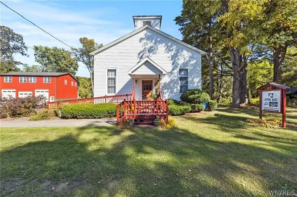 $628,800 | 5445 East Creek Road, Wales, NY 14139