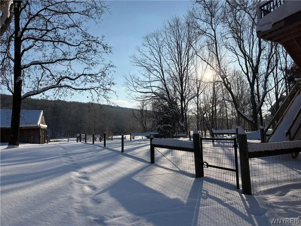 $628,800 | 5445 East Creek Road, Wales, NY 14139