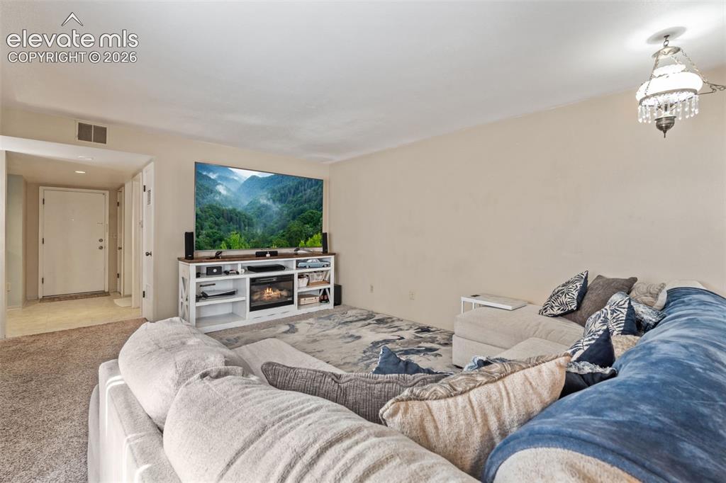 3330 Templeton Gap Road, Unit 6 Colorado Springs, CO 80907 - Photo 10 of 40
