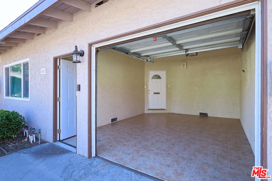 262 MacDonald Street Pasadena, CA 91103 - Photo 20 of 22 a view of an empty room