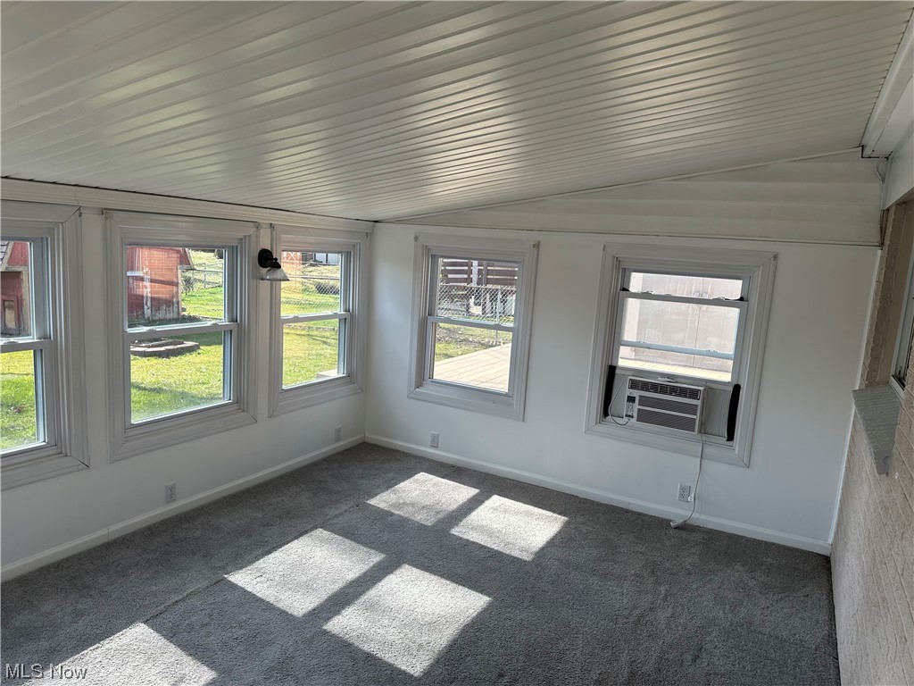4473 Burkey Road Youngstown, OH 44515 - Photo 24 of 27 Sun room