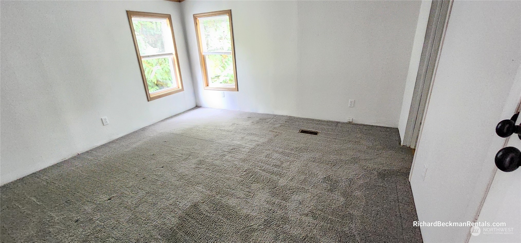 40 Southeast My Road Shelton, WA 98584 - Photo 16 of 25 an empty room with windows