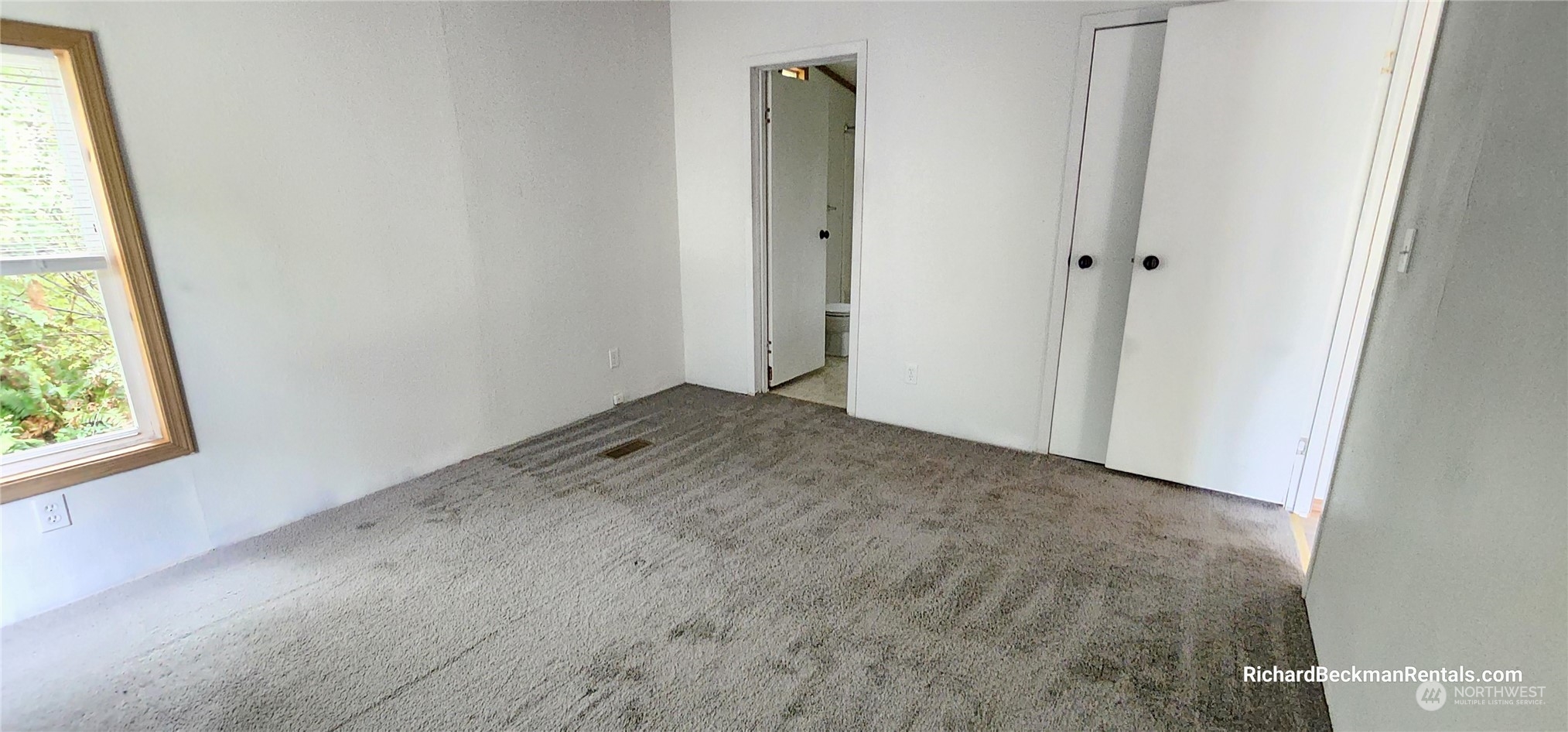 40 Southeast My Road Shelton, WA 98584 - Photo 17 of 25 an empty room with a window