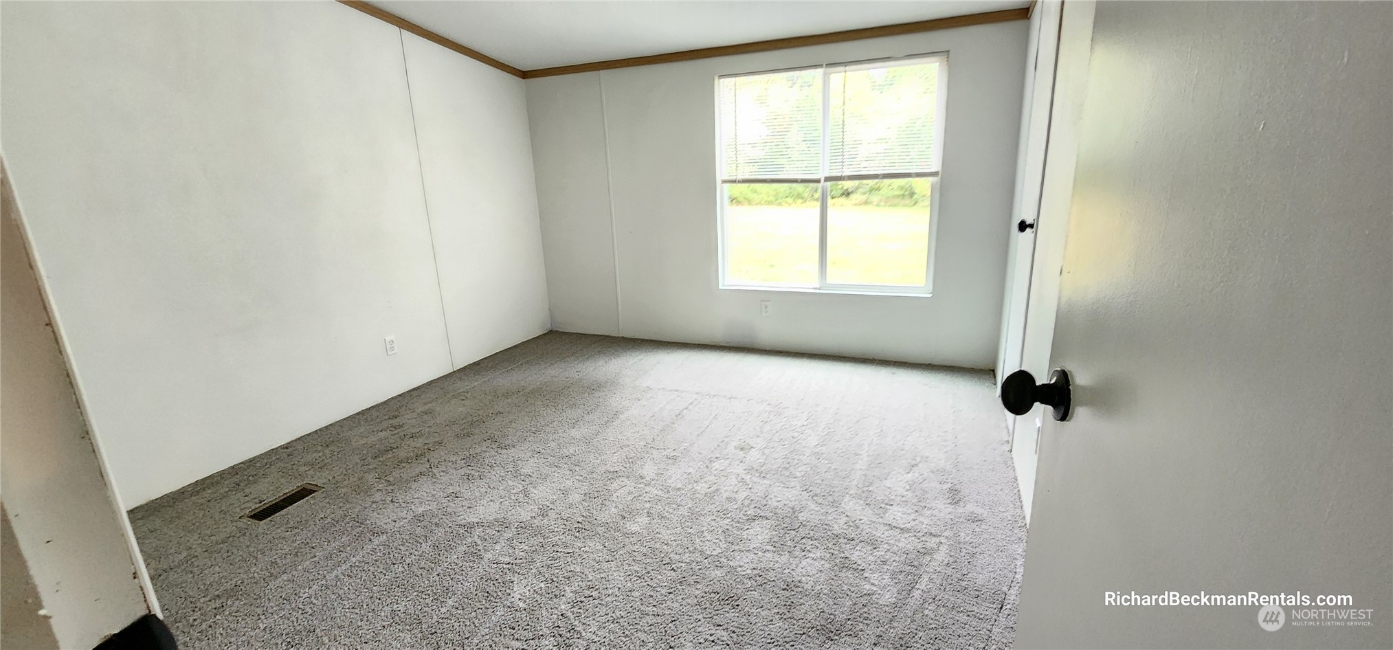 40 Southeast My Road Shelton, WA 98584 - Photo 7 of 25 an empty room with windows