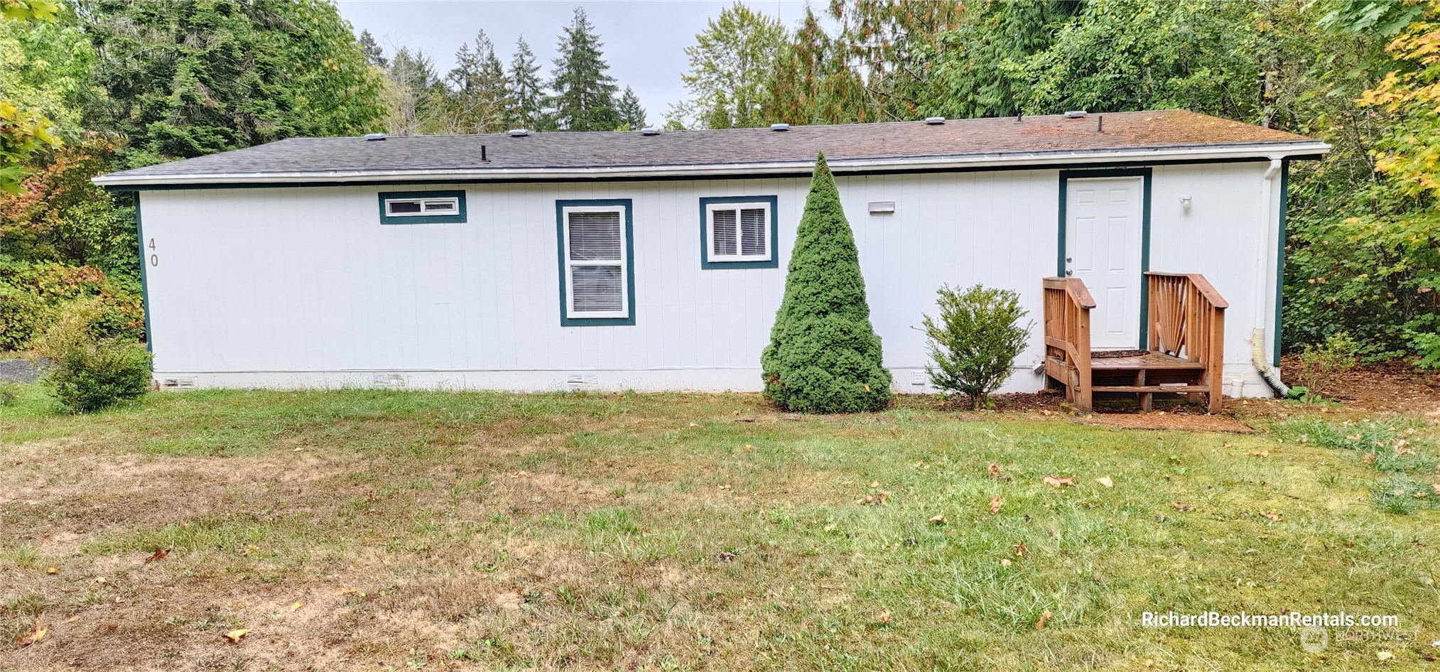 40 Southeast My Road Shelton, WA 98584 - Photo 9 of 25 a front view of a house with garden