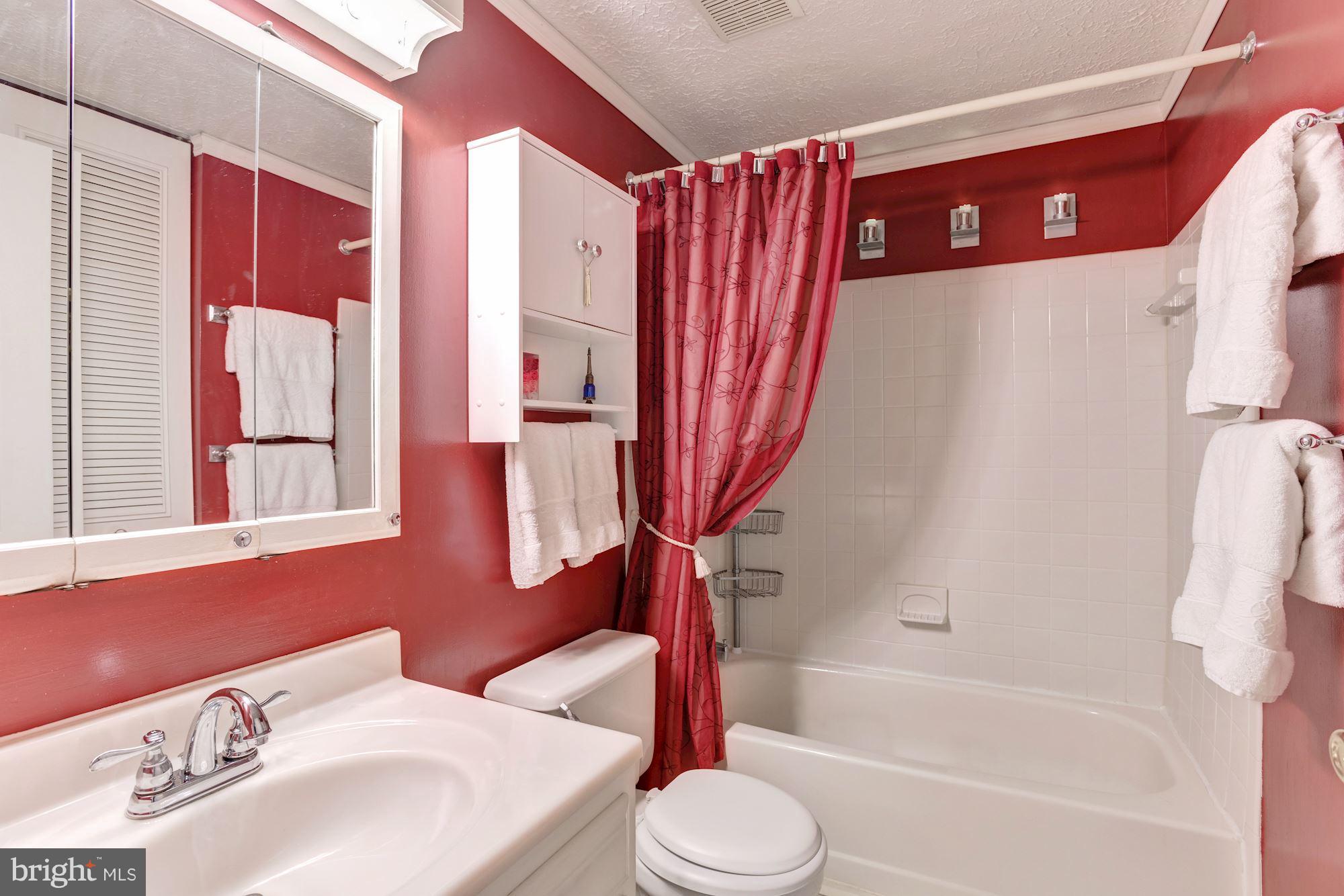 5136 Clifford Road Perry Hall, MD 21128 - Photo 16 of 21 Bath