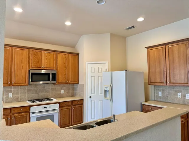 $1,995 | 2836 Thorncreek Lane, Fort Worth, TX 76177