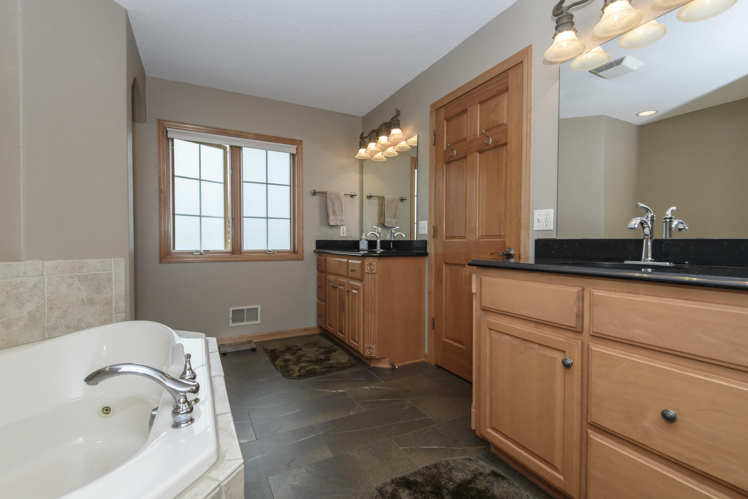 N5158 Union Hill Road Concord, WI 53066 - Photo 26 of 61 Master Bath