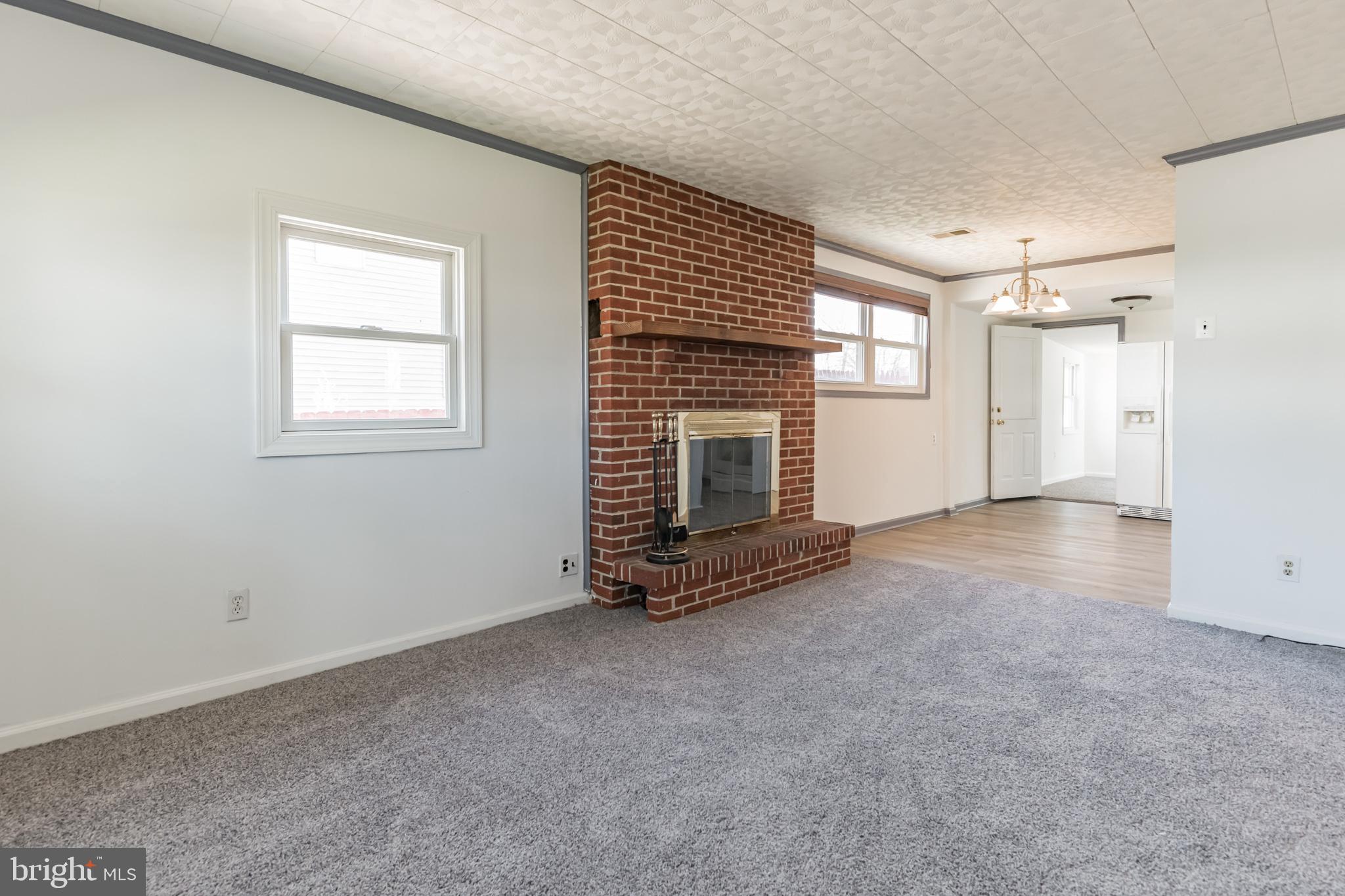 3 Angola Road New Castle, DE 19720 - Photo 8 of 30 Living Room