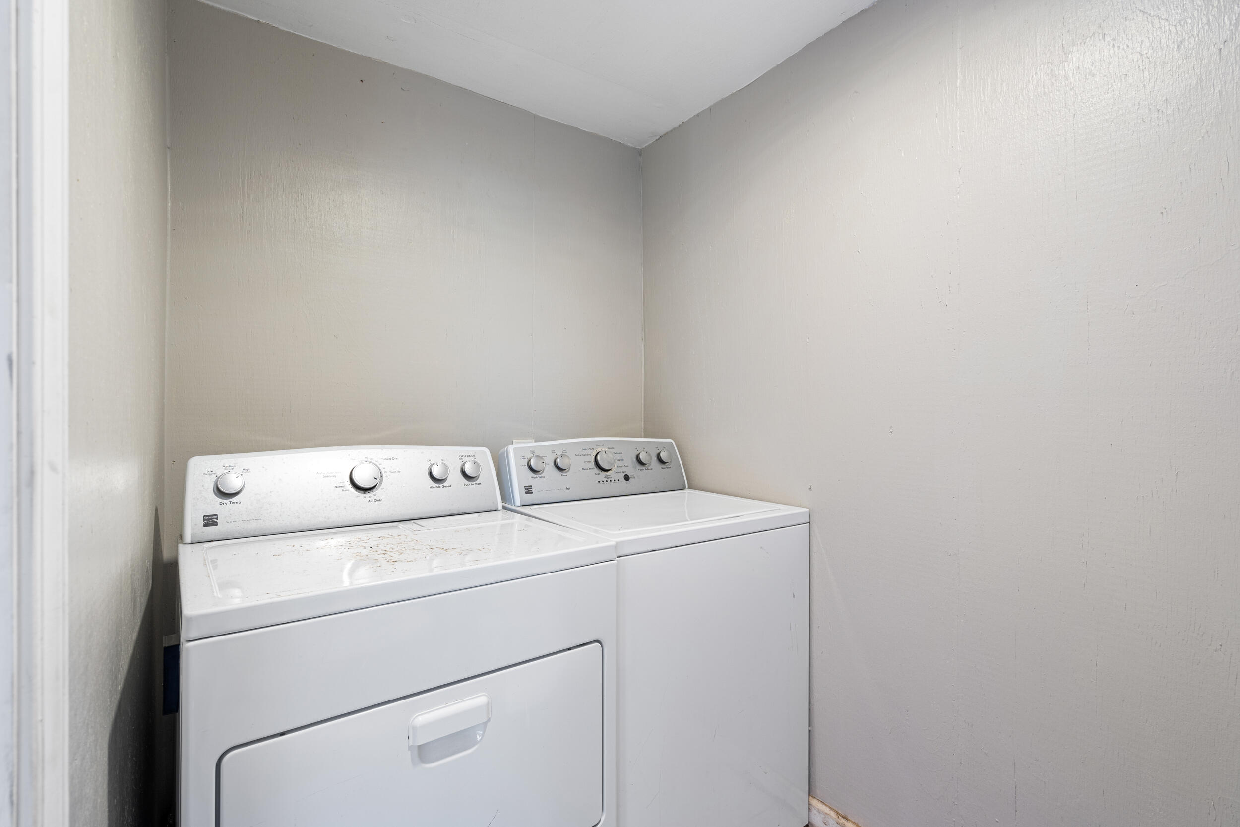 145 4th Avenue, Unit C2 Shalimar, FL 32579 - Photo 14 of 35 a utility room with dryer and washer