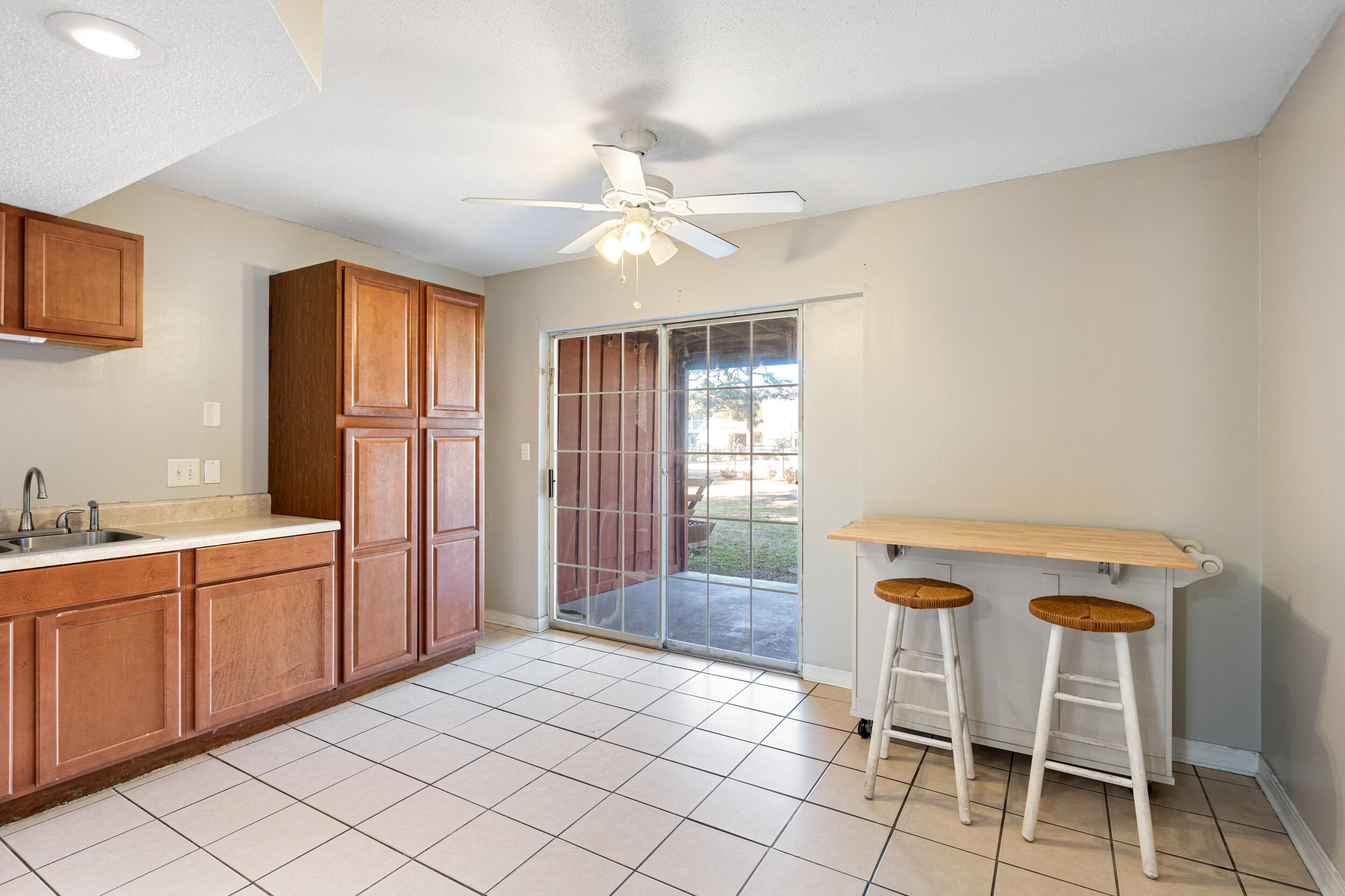 145 4th Avenue, Unit C2 Shalimar, FL 32579 - Photo 6 of 32 Kitchen