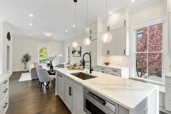 $2,895,000 | 160 Norfolk Street, Unit 1, Cambridge, MA 02139