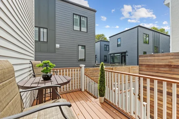 $2,895,000 | 160 Norfolk Street, Unit 1, Cambridge, MA 02139