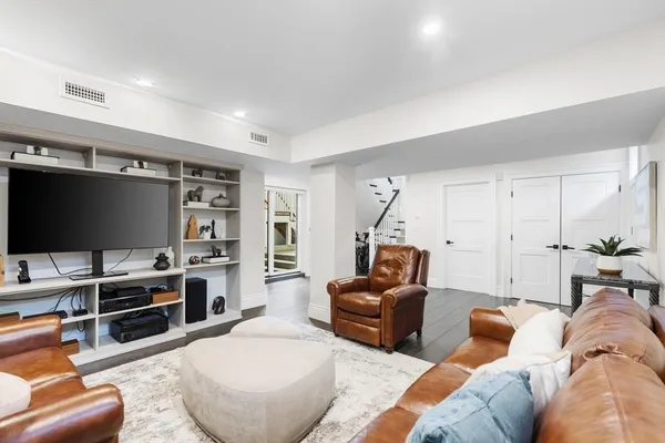 $2,895,000 | 160 Norfolk Street, Unit 1, Cambridge, MA 02139