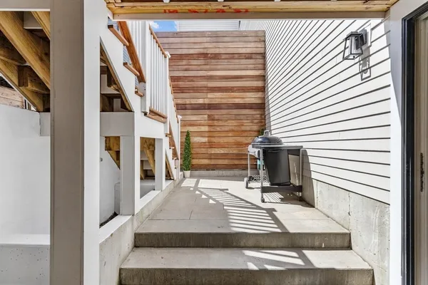 $2,895,000 | 160 Norfolk Street, Unit 1, Cambridge, MA 02139