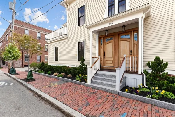 $2,895,000 | 160 Norfolk Street, Unit 1, Cambridge, MA 02139