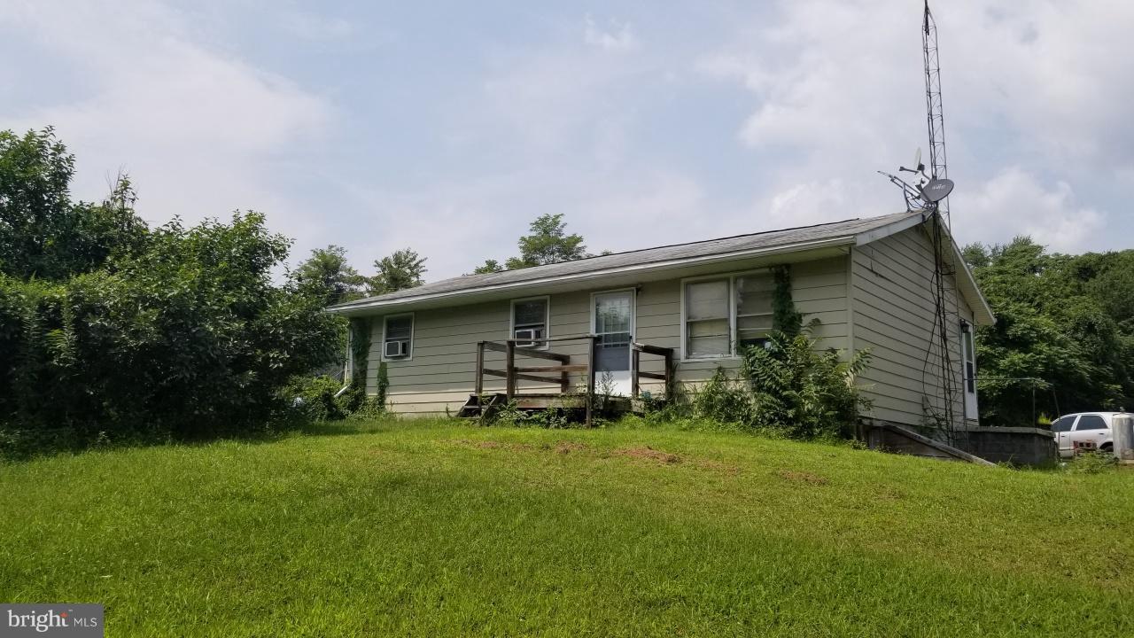 272 County Rte 1/1 Berkeley Springs, WV 25411 - Photo 2 of 25 Exterior (General)