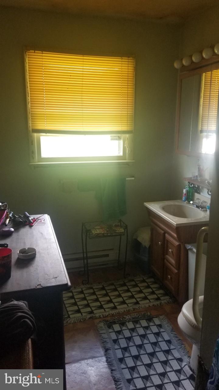 272 County Rte 1/1 Berkeley Springs, WV 25411 - Photo 23 of 25 Interior (General)