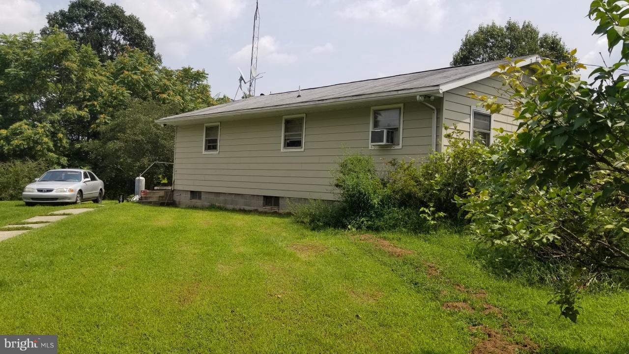 272 County Rte 1/1 Berkeley Springs, WV 25411 - Photo 6 of 25 Exterior (General)