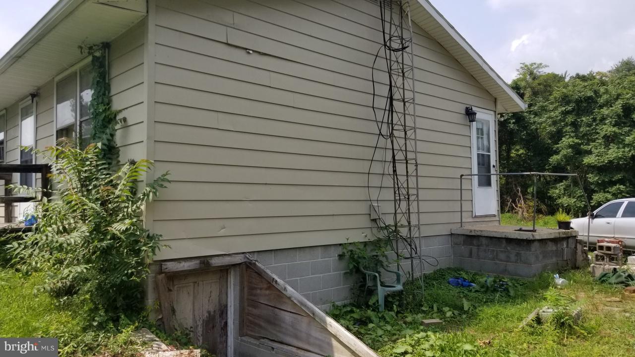 272 County Rte 1/1 Berkeley Springs, WV 25411 - Photo 7 of 25 Exterior (General)
