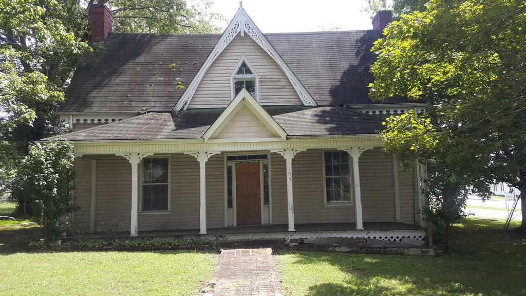 104 Sharon Avenue Decatur, TN 37322 - Photo 1 of 27 20170811_151701