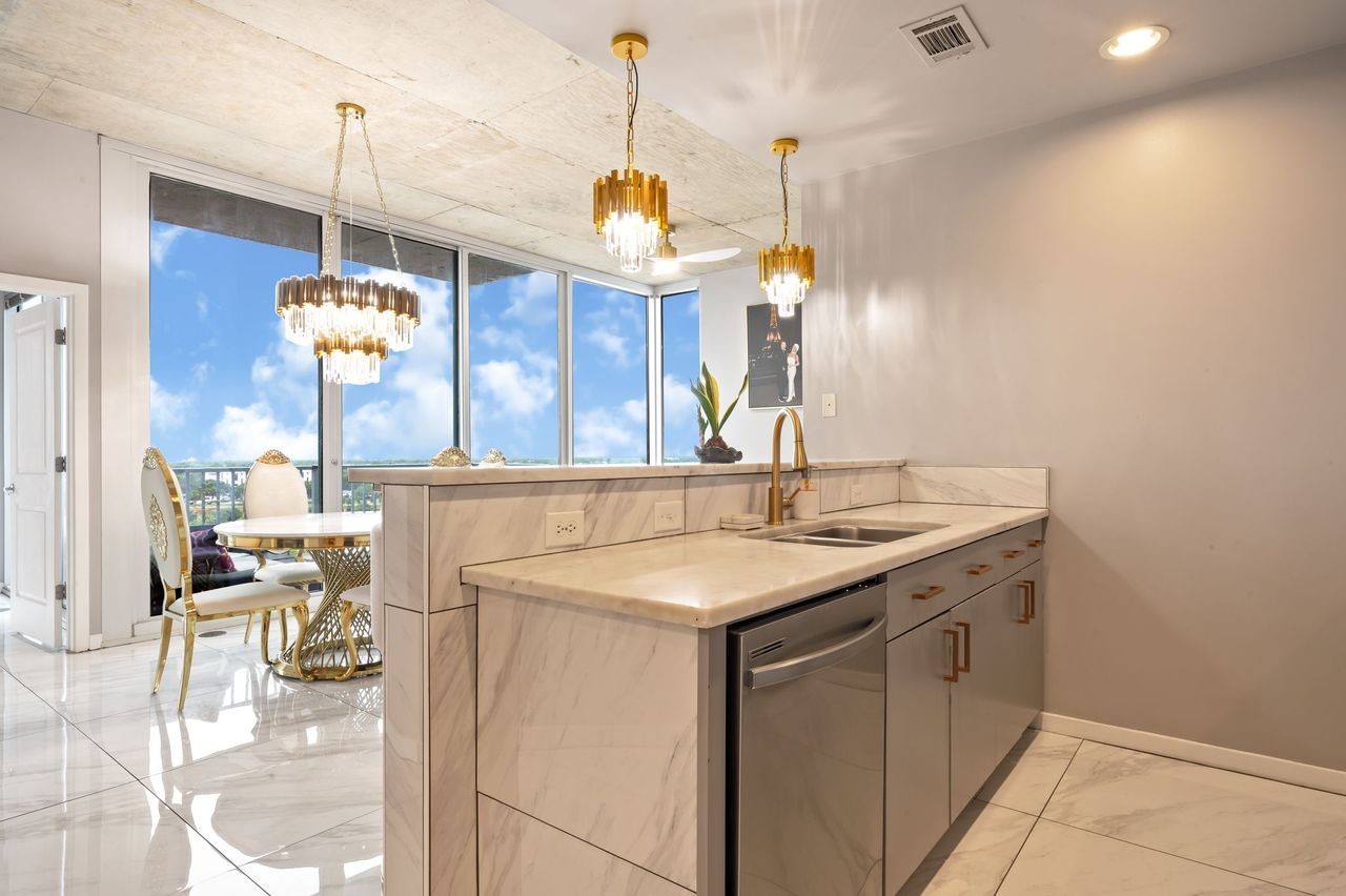5925 Almeda Road, Unit 10902 Houston, TX 77004 - Photo 9 of 42